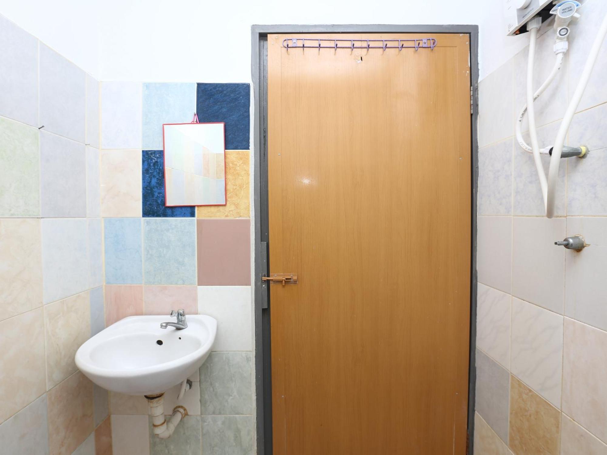 Kb Rest Inn-Family Triple Kota Bharu Ngoại thất bức ảnh